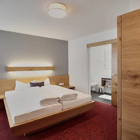 Garni & Collina 4*